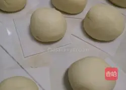 Illustration of how to make milky white steamed buns 7