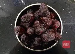 Illustration of how to make red date ginger tea 4