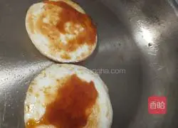 Illustration of how to make five-spice omelette 12