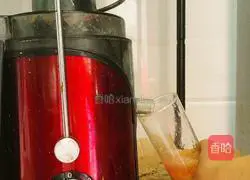 Illustration of how to make passion fruit lotus mist apple juice 5