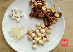 Poria Agaricus Blazei Mushroom Spare Ribs Soup Illustration 1