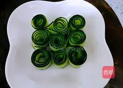 Illustration of how to make emerald cucumber 16