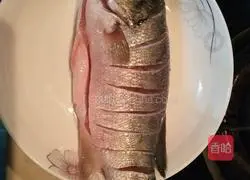 Stewed Illustration of how to make seabass and tofu soup 1