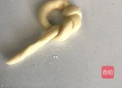 Illustration of how to make steamed bread (one braided flower buckle technique) 8