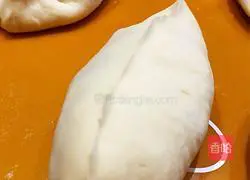  Illustration of how to make minced pork and cowpea buns 11