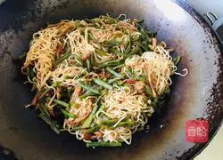 Illustration of how to make braised beans and noodles 15