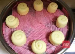 Illustration of how to make hot noodle buns 8