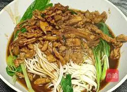 Illustration of how to make noodles with soy sauce meat 12