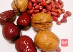 Dietary Therapy Formula Red Dates and Peanuts Illustration of how to make walnut juice 1