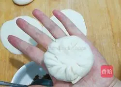 Illustration of making red date sugar cake 13