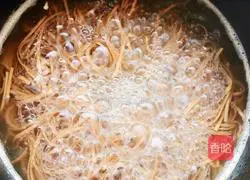 Illustration of how to make tomato and egg noodles 10