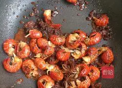 Illustration of how to stir-fry shrimp tails 3