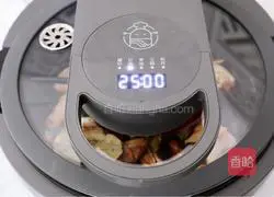 Illustration of how to cook chicken legs and potatoes stewed 11