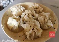 Illustration of how to make beef siu mai 11