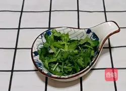 Illustration of how to make Roujiamo 5