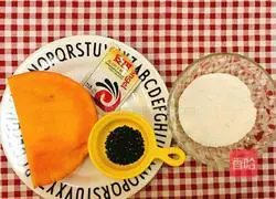 Illustration of how to make sunflower steamed buns 1