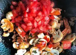 Appetizing seafood soup recipe 4