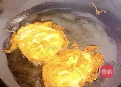 Illustration of how to make fried egg noodle soup 4