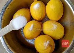 Illustration of how to make Sichuan clam lemon paste 3