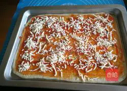 Illustration of how to make thin-bottom chicken and fresh fruit pizza 10