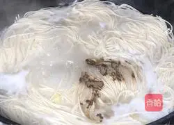 Illustration of how to make pork liver noodle soup 7