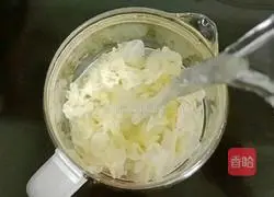 Illustration of how to make snow pear sweet soup fermented with white fungus and wine 6