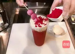 Illustration of making Suisui Ping An Red Raspberry Tea 7