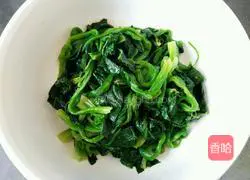 Illustration of how to make spinach and peanut kernels 2