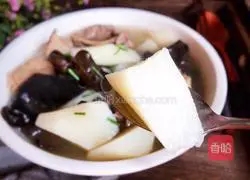 Illustration of how to make black fungus and yam spine soup 14