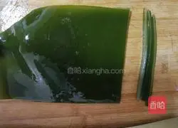 Illustration of how to make cold kelp shreds 4