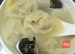 Illustration of how to make white radish, mushroom and fan bone soup 6