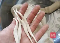 Illustration of home-style fried fish noodles 2