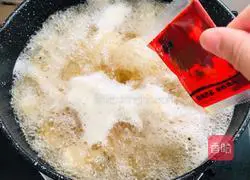 Illustration of how to make beef dumpling noodles 5