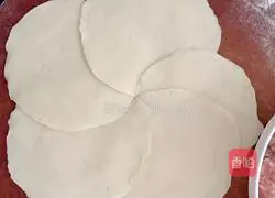 Illustration of how to make big meat buns 6