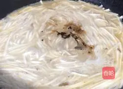 Illustration of making fish bone noodle soup 10