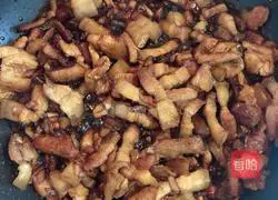 Illustration of Taiwanese Mushroom Braised Pork Noodles 5