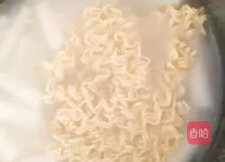 Illustration of how to make rice cake ramen 3