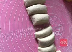 Illustration of how to make custard buns 19