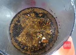 Black Illustration of making sesame walnut soy milk 3