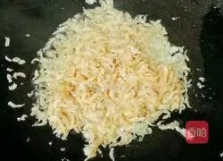 Winter Melon and Shrimp Skin Soup Recipe Illustration 5