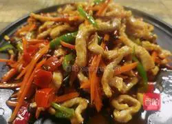 Illustration of how to make simple fish-flavored shredded pork 11