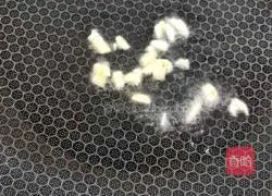 Illustration of how to make fried longevity noodles 5