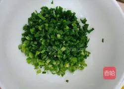 Illustration of how to make egg and ham pancakes 3