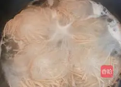 Illustration of how to make pea tip mushroom sauce noodles (Xiangha mushroom sauce) 8