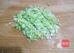  Illustration of how to make mutton and dried radish xiaolongbao 5