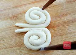 Illustration of how to make milky butterfly steamed buns 10