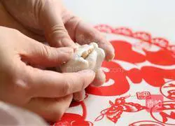 Illustration of how to make salty glutinous rice balls 13