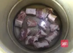 Soybean, lotus root and pork ribs soup recipe 4