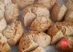 Illustration of how to make brown sugar and jujube steamed buns 12