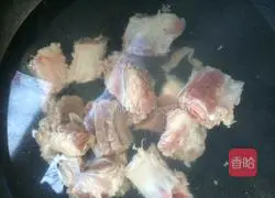 Illustration of how to make matsutake pork ribs soup 2